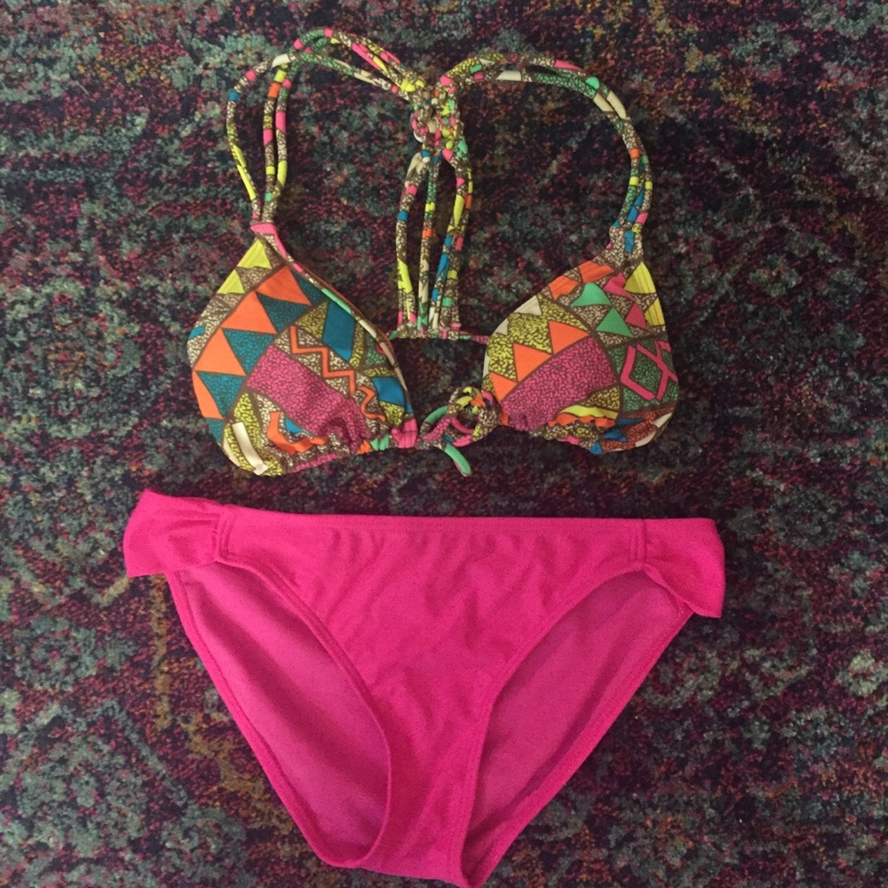 Neon stringy bikini 👙